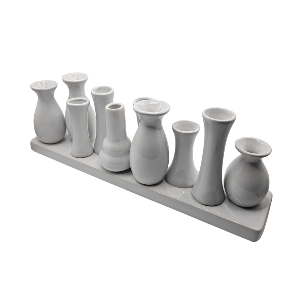 10 Keramikväschen auf Tablett – weiß