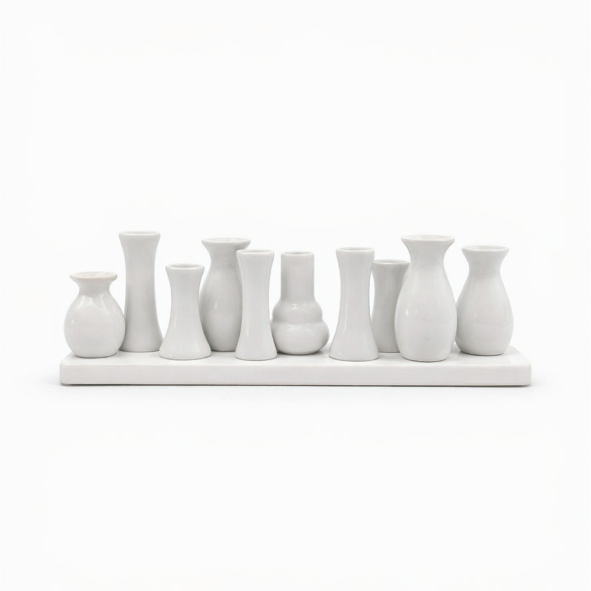 10 Keramikväschen auf Tablett – weiß